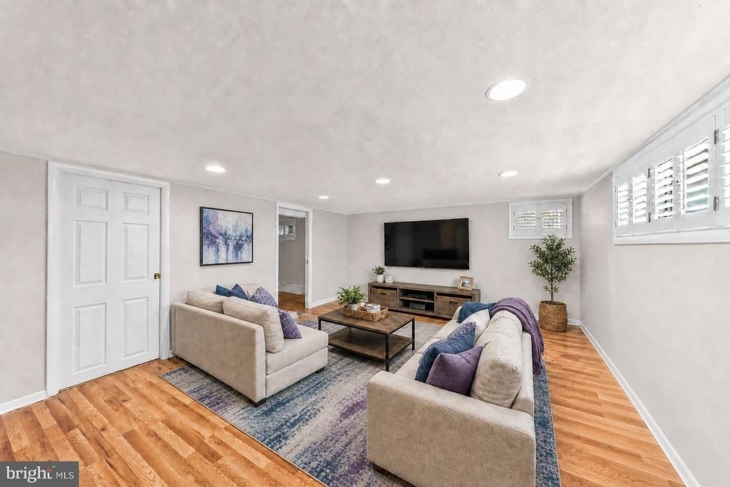 225 Chestnut Street - Photo 30