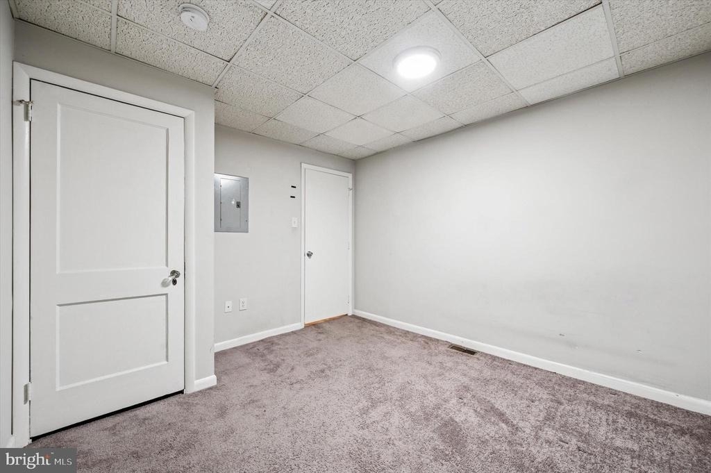 271 N Wycombe Avenue - Photo 13