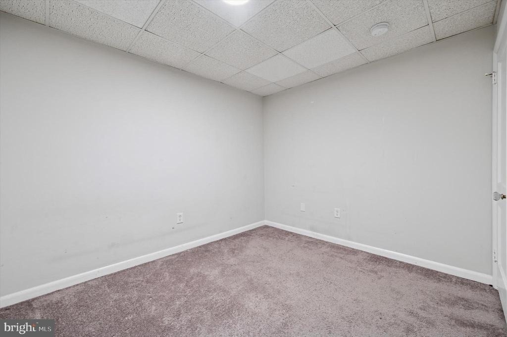 271 N Wycombe Avenue - Photo 14