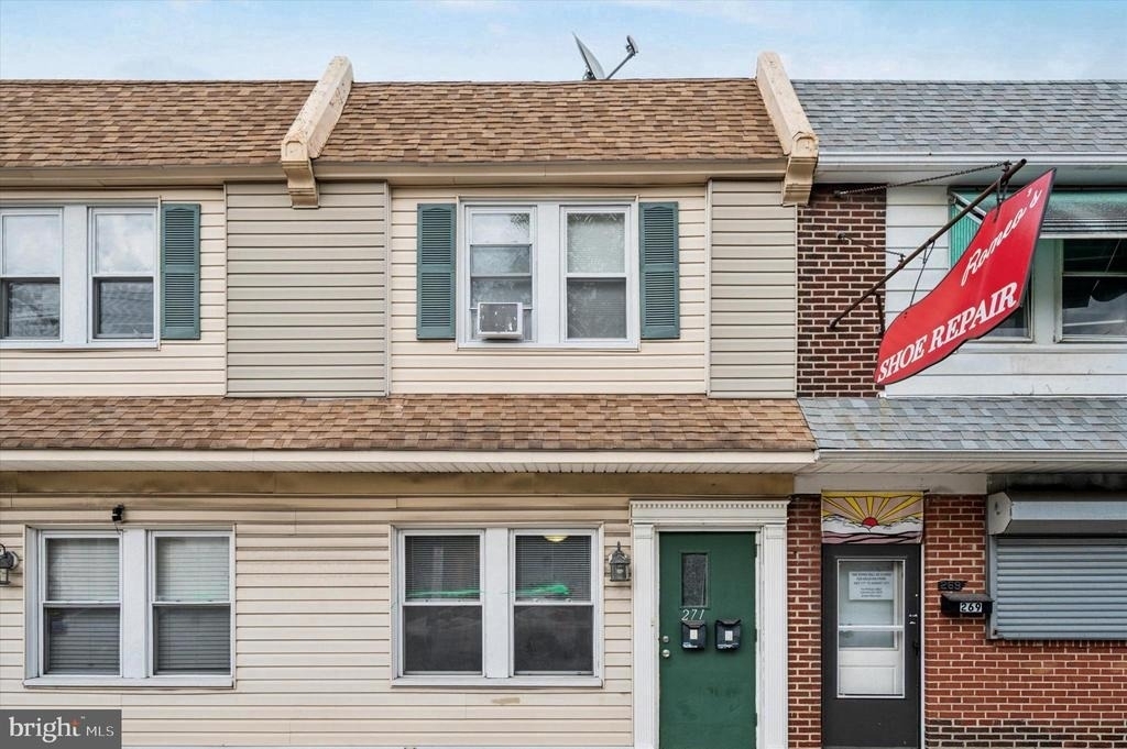 271 N Wycombe Avenue - Photo 1
