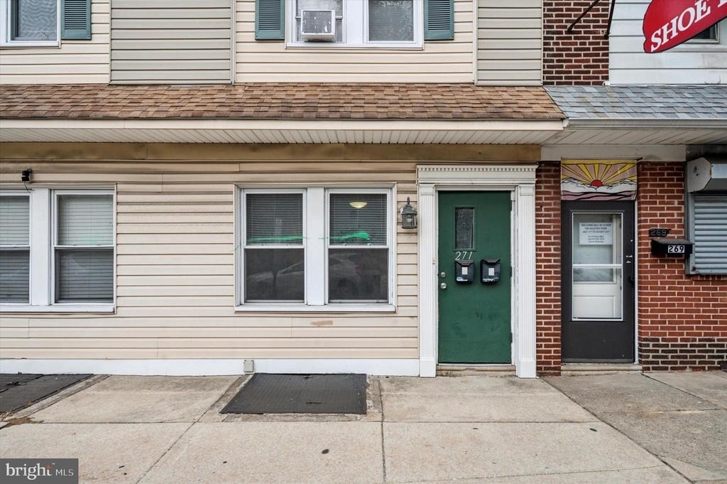 271 N Wycombe Avenue - Photo 2