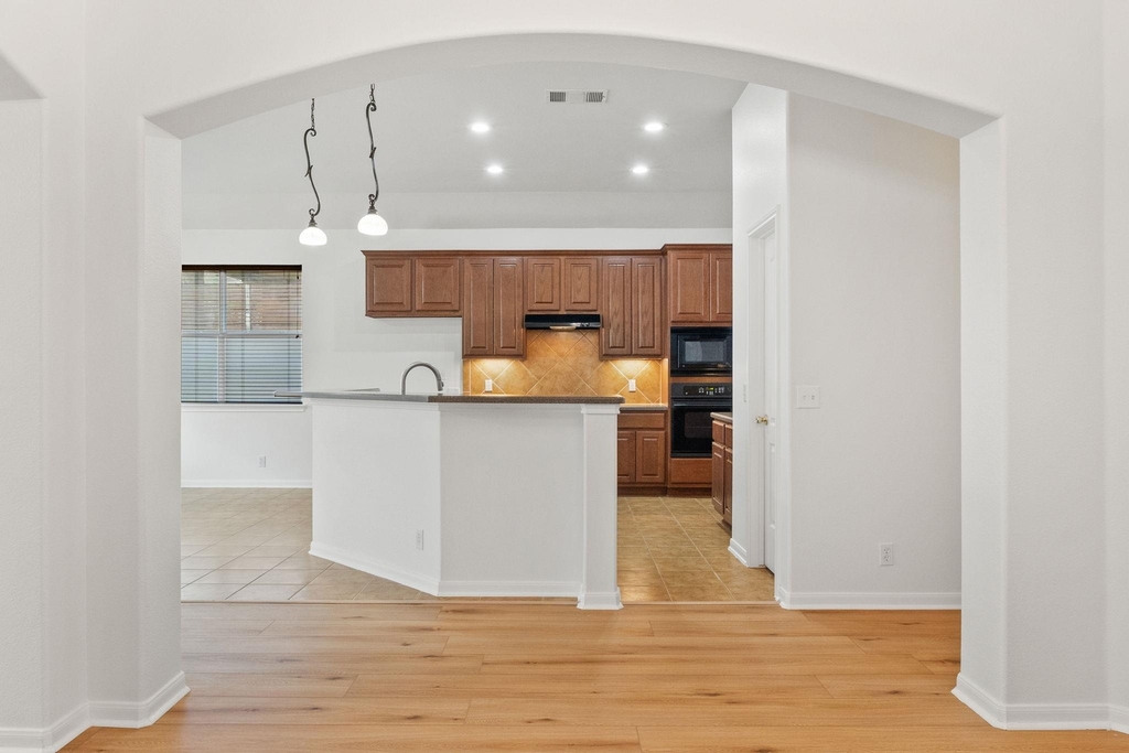 209 Canterbury Dr - Photo 8