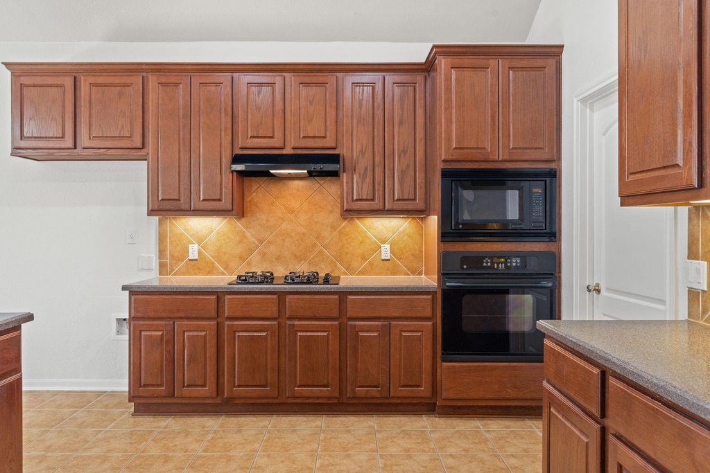 209 Canterbury Dr - Photo 9