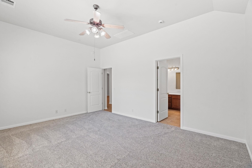 209 Canterbury Dr - Photo 17
