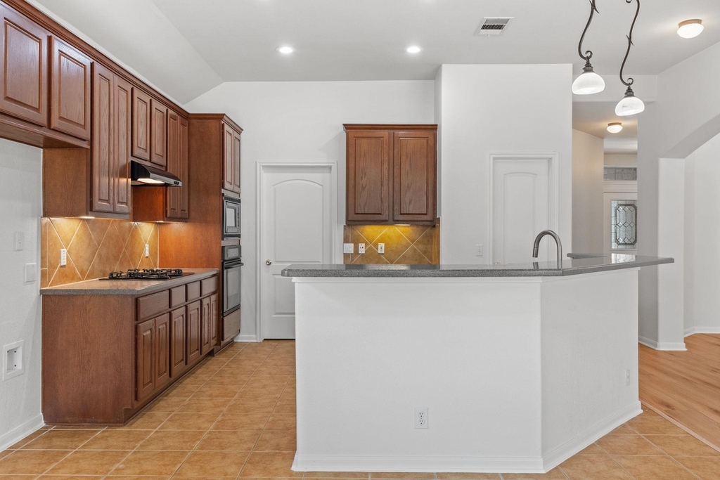 209 Canterbury Dr - Photo 13