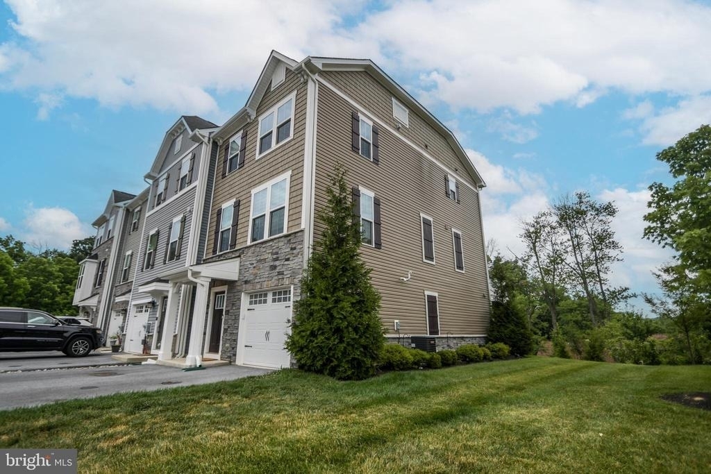 257 Sugar Maple Square - Photo 1