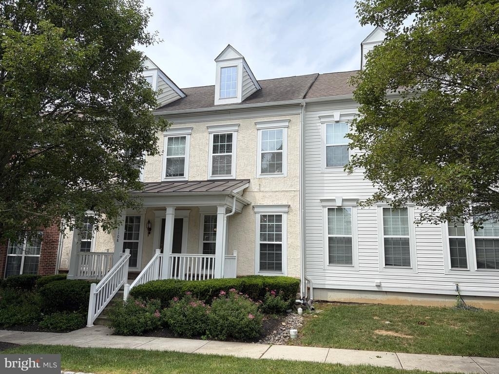 1108 Harding Circle - Photo 1