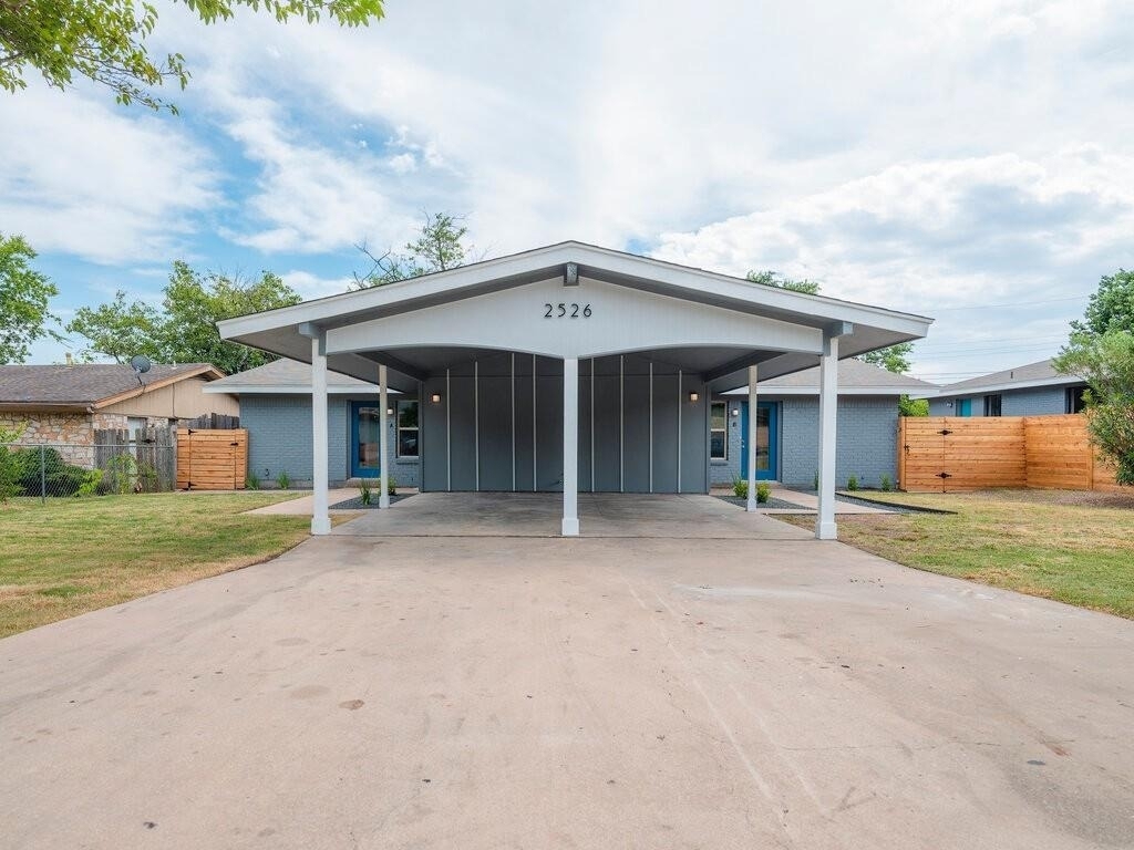 2526 Glen Springs Way - Photo 0