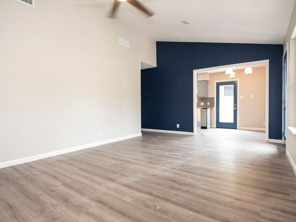 2526 Glen Springs Way - Photo 14