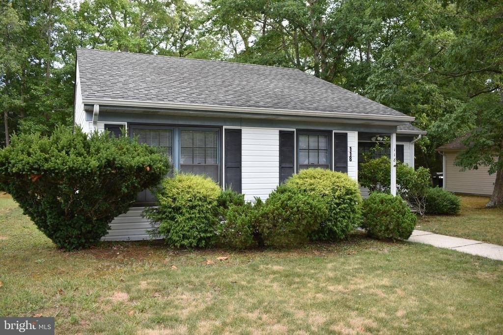 118 Lexington Drive - Photo 0
