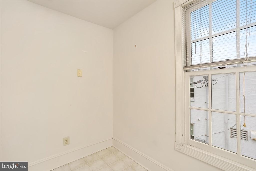 347 Nassau Street - Photo 15