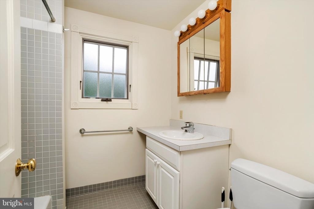 347 Nassau Street - Photo 11