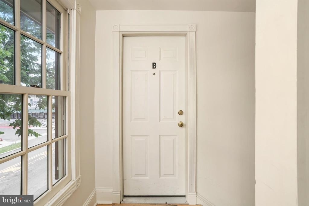 347 Nassau Street - Photo 3