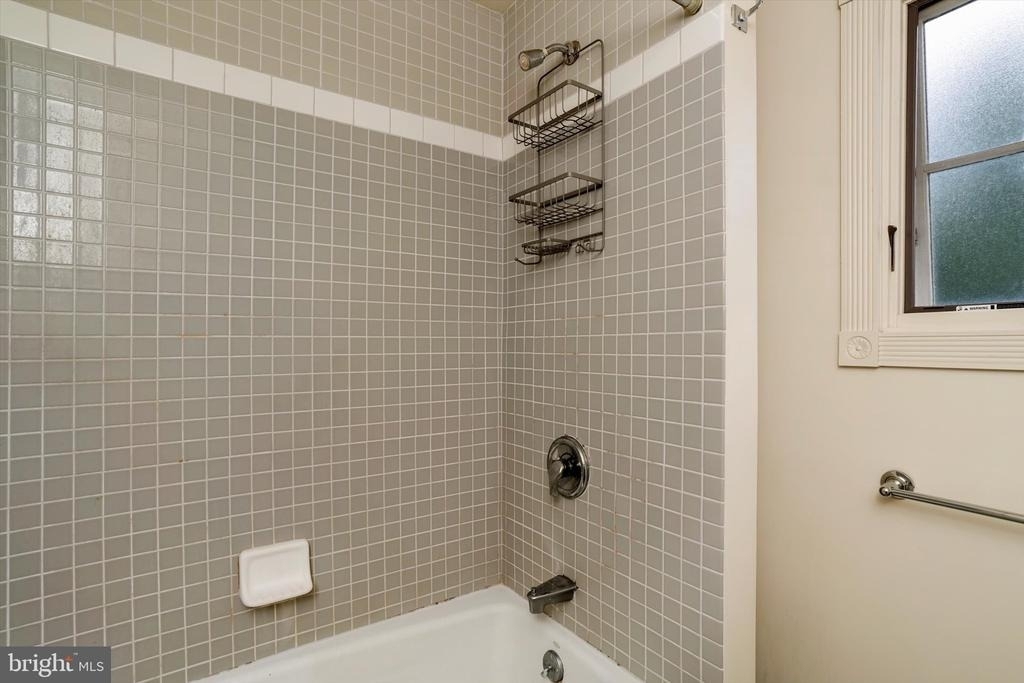 347 Nassau Street - Photo 12