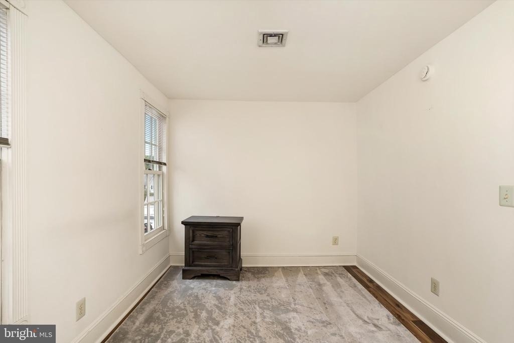 347 Nassau Street - Photo 9