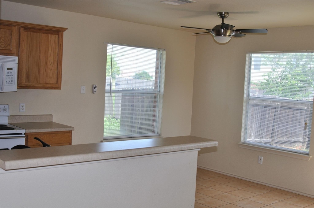 12913 Thomas Jefferson St - Photo 4