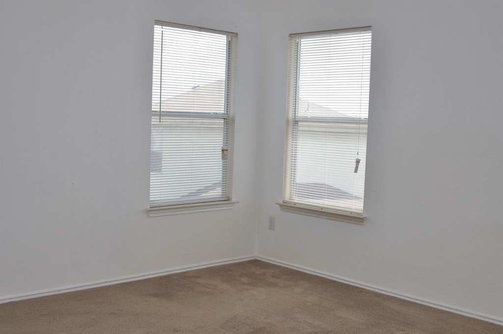 12913 Thomas Jefferson St - Photo 9