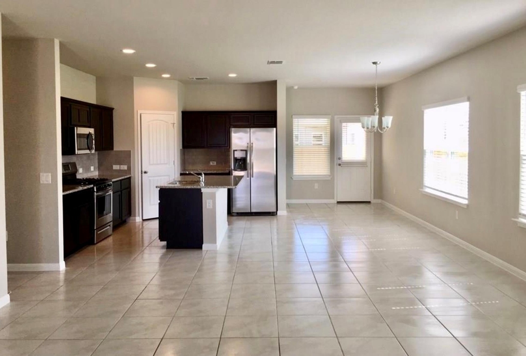 7008 Loretta White Ln - Photo 3