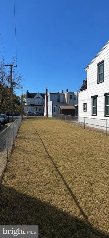 637 Powell Street - Photo 14