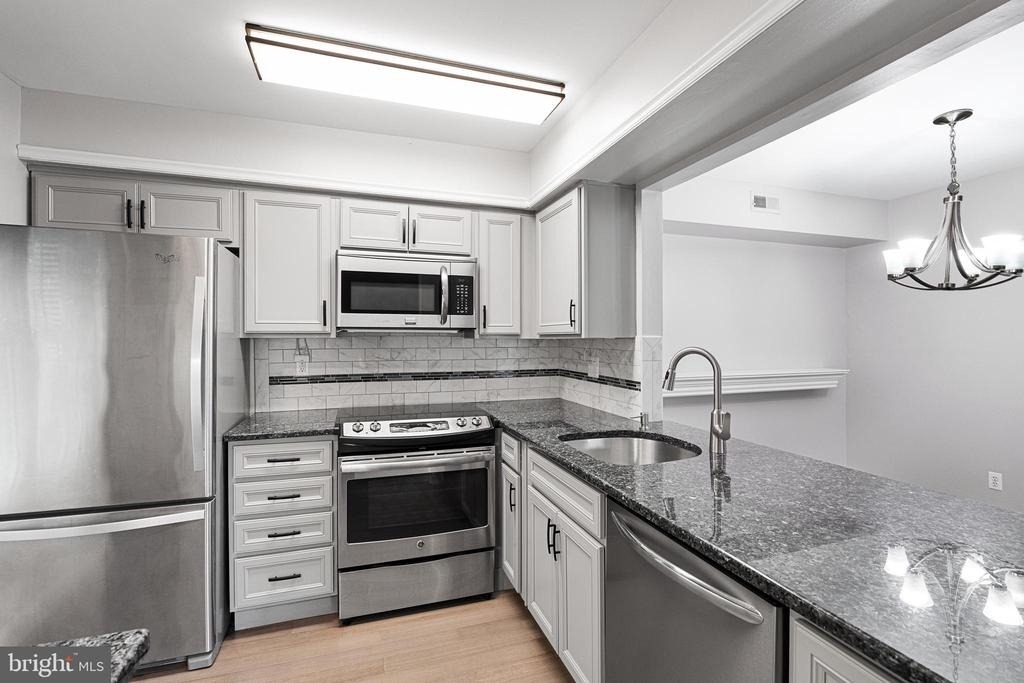 380 Delancey Place - Photo 7