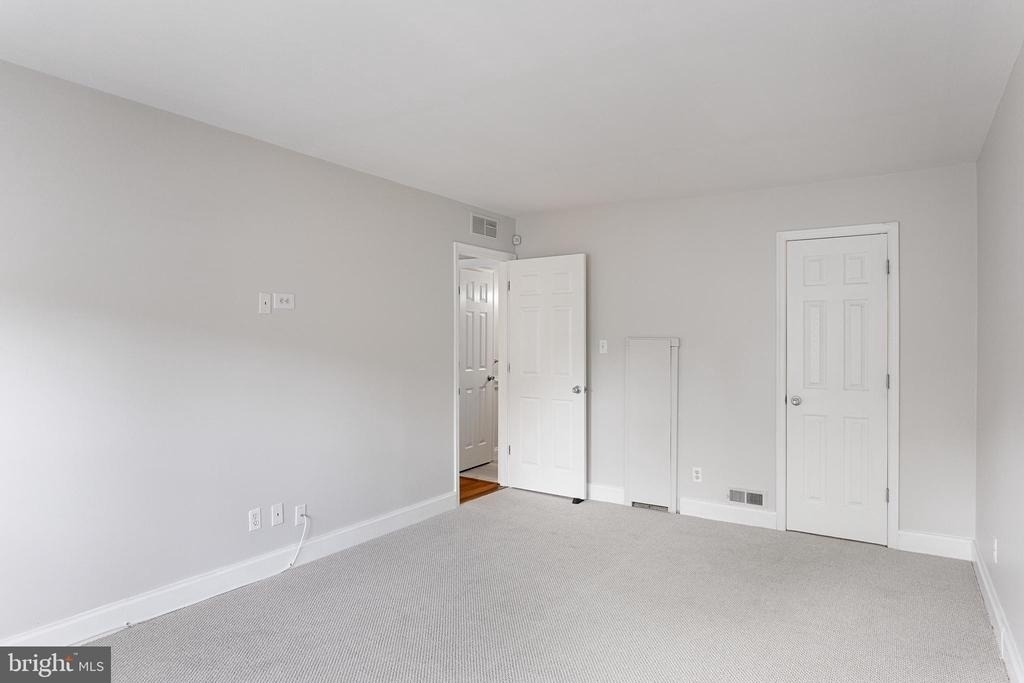 380 Delancey Place - Photo 18