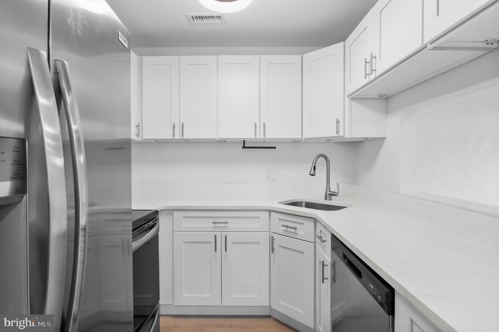 4912 Dunbarton Road - Photo 8