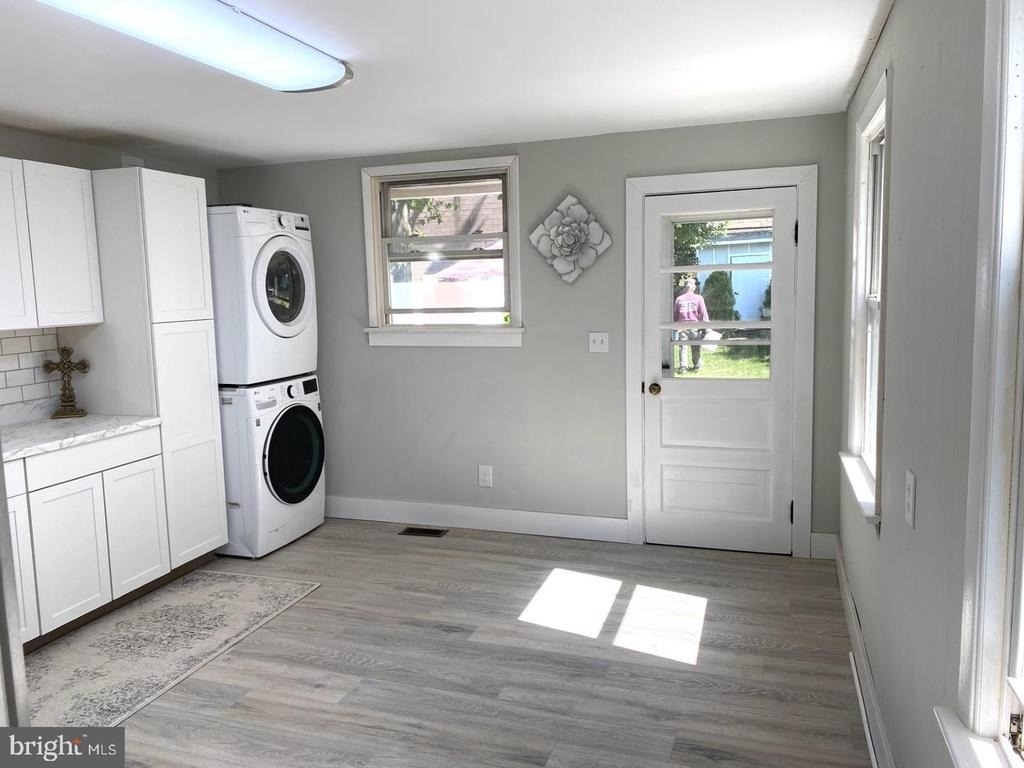 48 Elizabeth Street - Photo 2