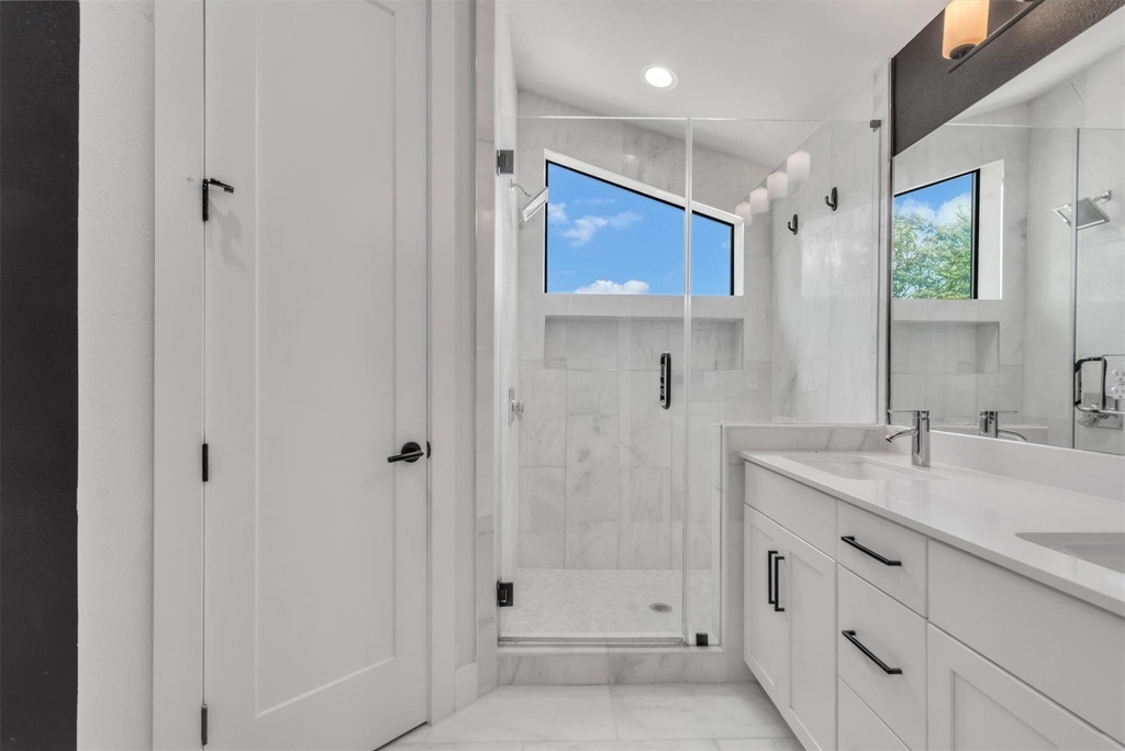 408 W Odell St - Photo 17