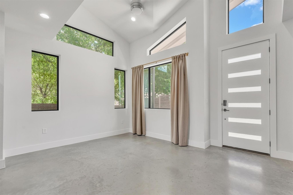 408 W Odell St - Photo 4