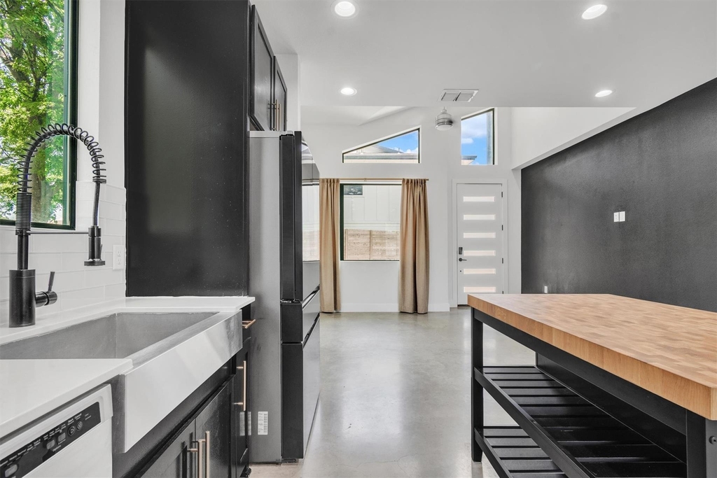 408 W Odell St - Photo 10