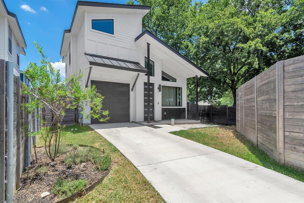 408 W Odell St - Photo 1
