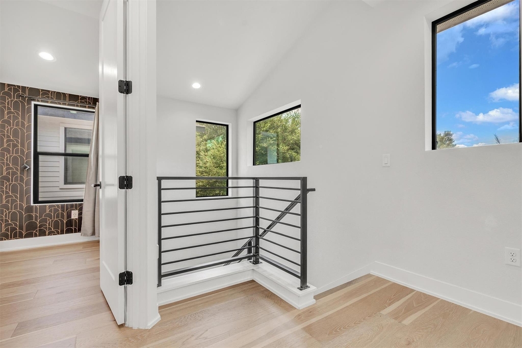 408 W Odell St - Photo 13