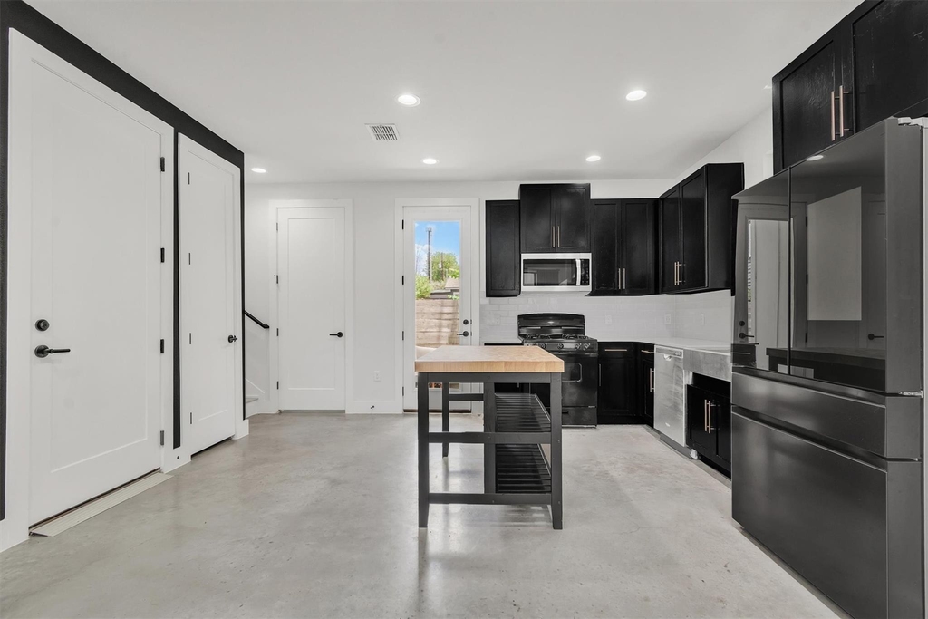 408 W Odell St - Photo 6