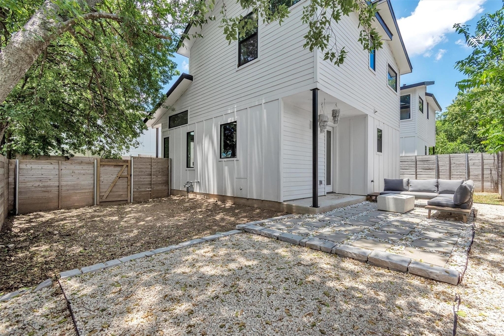 408 W Odell St - Photo 30