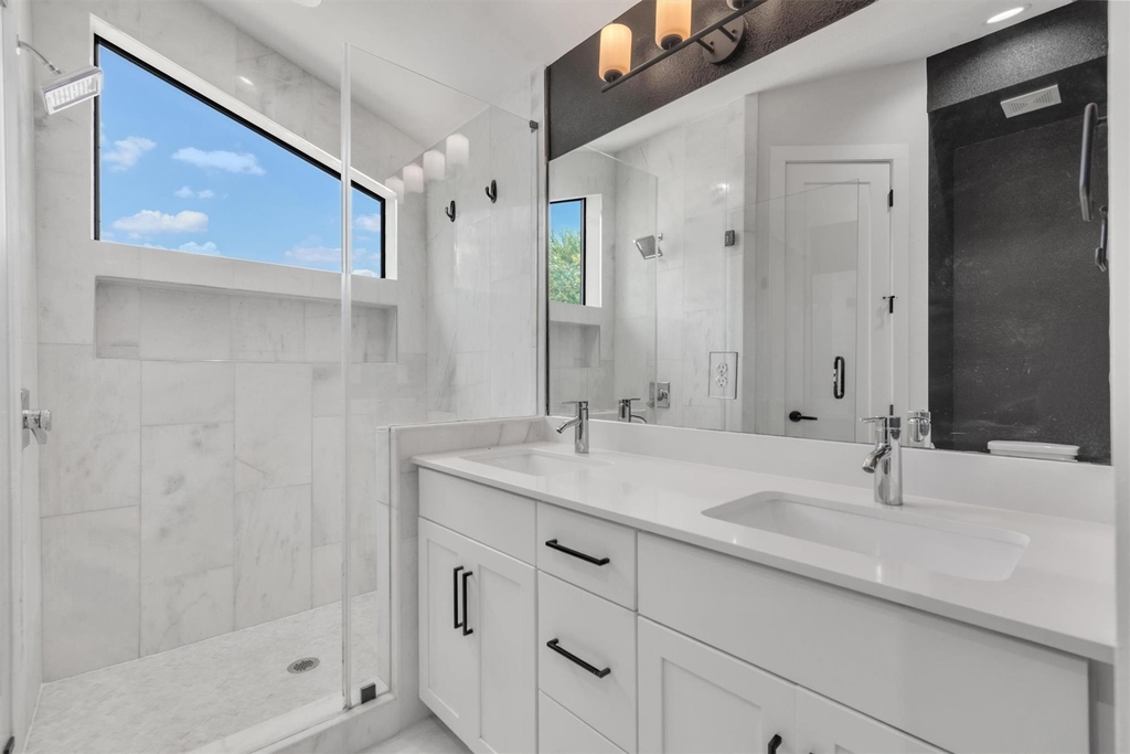 408 W Odell St - Photo 18