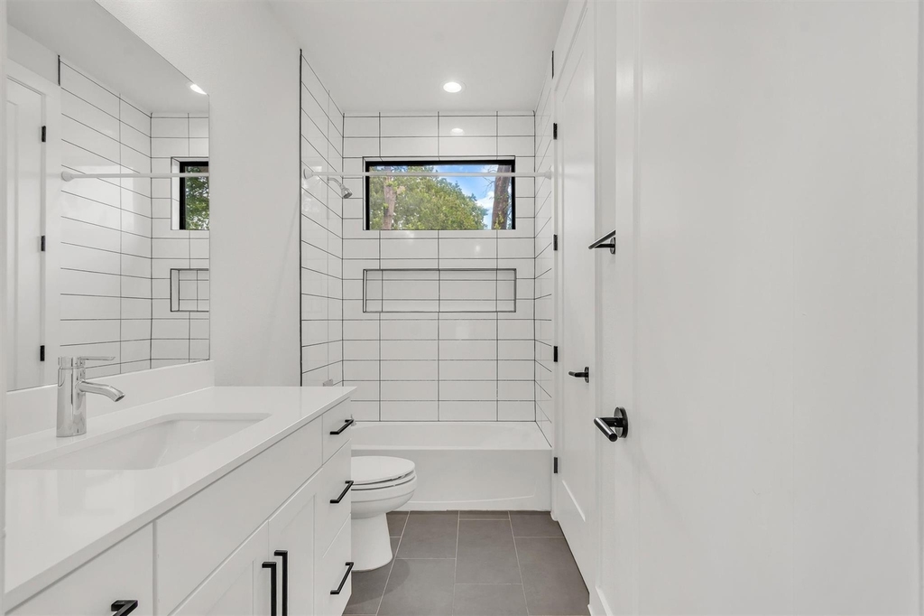 408 W Odell St - Photo 22