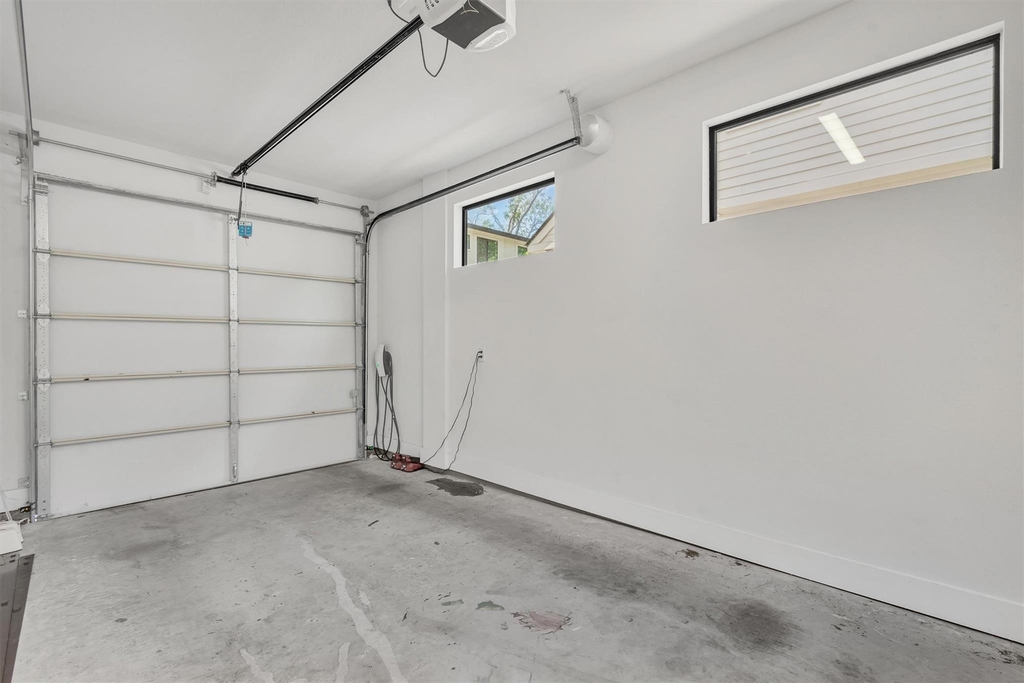 408 W Odell St - Photo 27