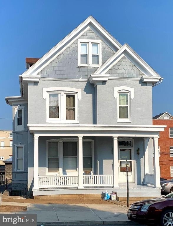 111 King Street - Photo 1