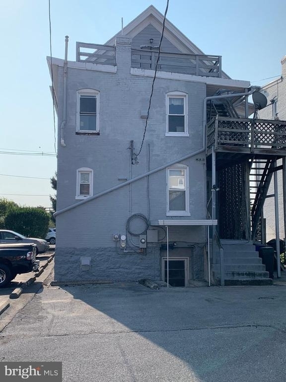 111 King Street - Photo 2