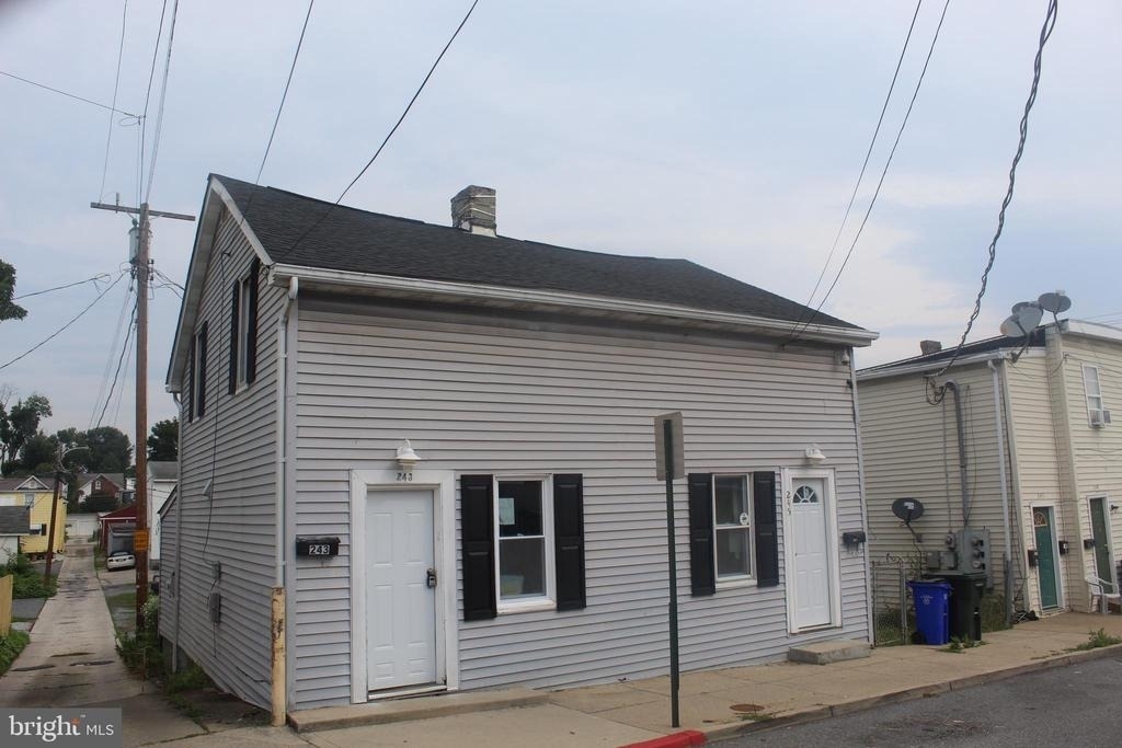 245 Winter Street - Photo 0