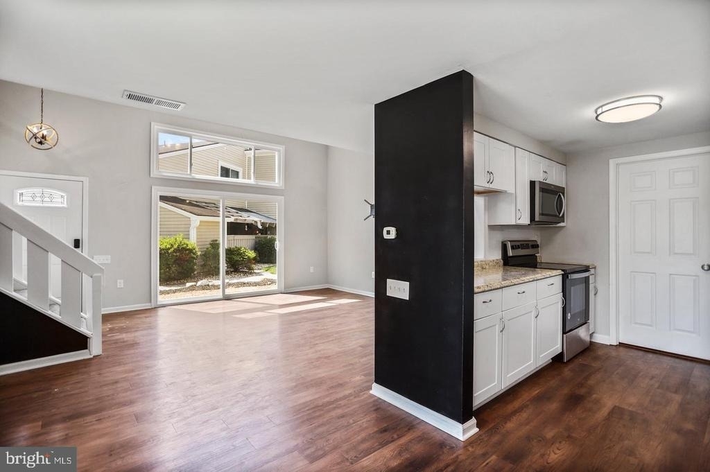 1523 Kensington Drive - Photo 6
