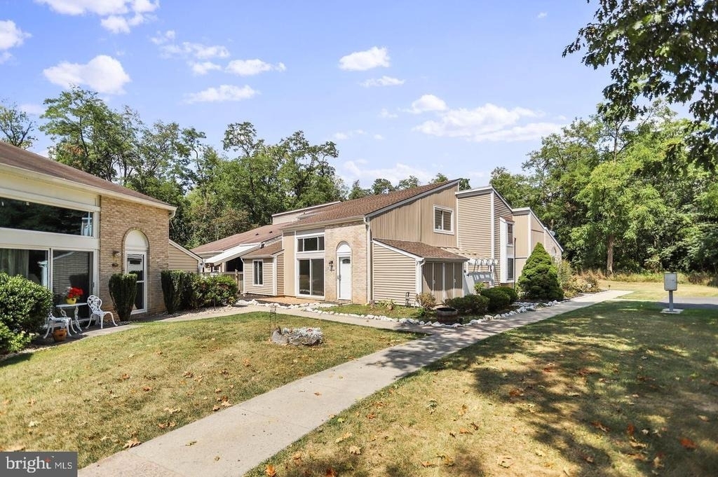 1523 Kensington Drive - Photo 23