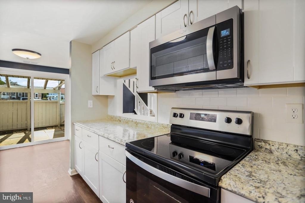 1523 Kensington Drive - Photo 10