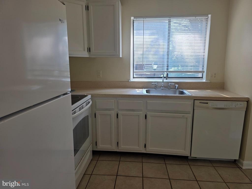 15609 Dorset Road - Photo 8