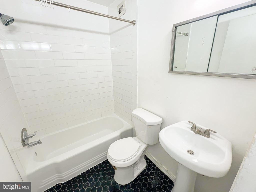 1900 Lyttonsville Road - Photo 12
