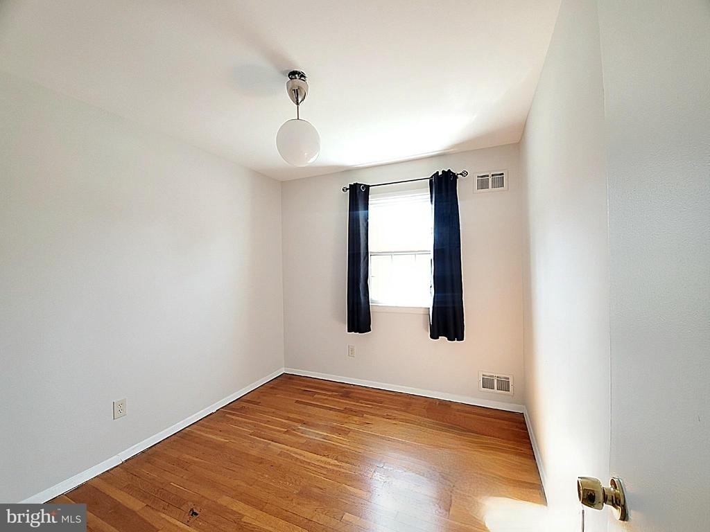 702 W Edmonston Drive - Photo 28