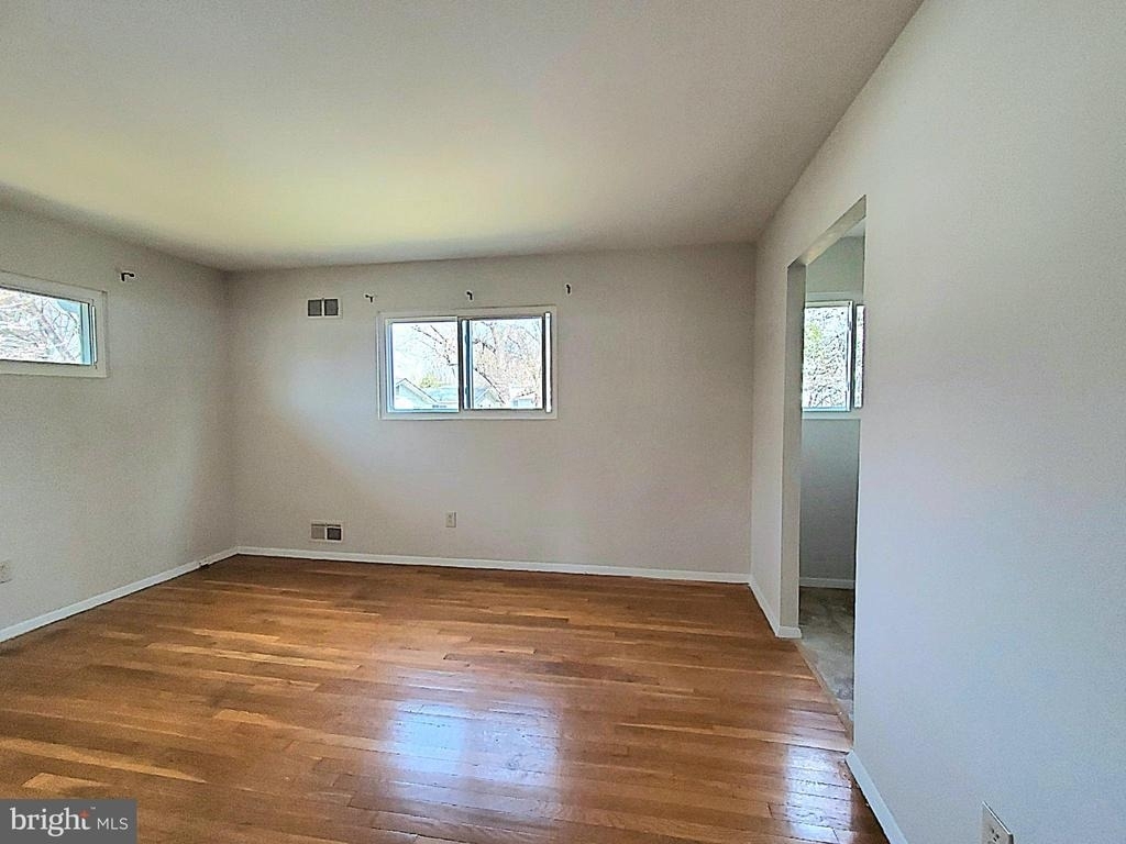 702 W Edmonston Drive - Photo 22
