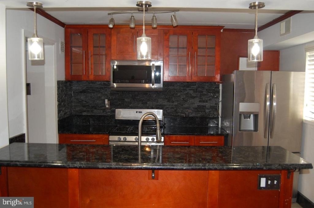 3346 Hewitt Avenue - Photo 2