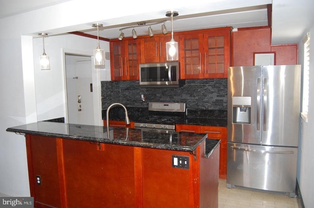 3346 Hewitt Avenue - Photo 1