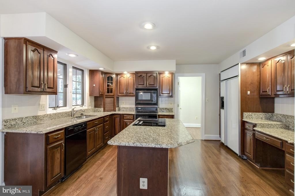 11001 Sugarbush Terrace - Photo 11